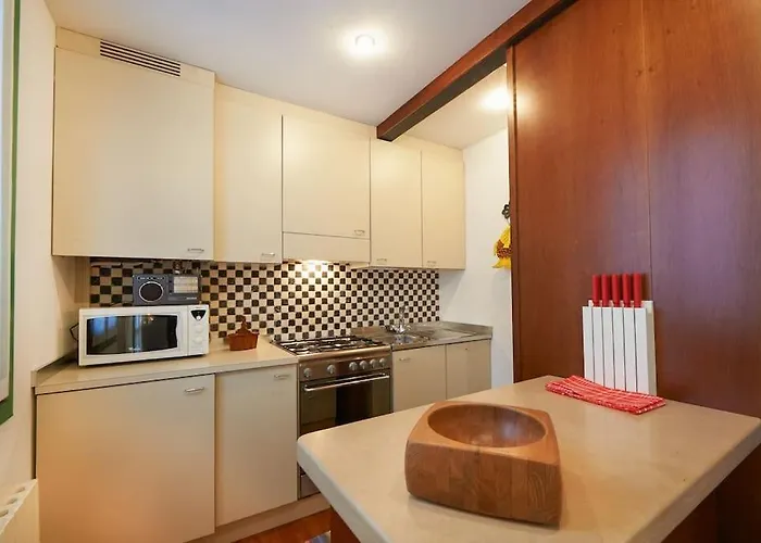 Apartment Ca' Del Pittore In Dorsoduro, Elegant Fine Arts District *