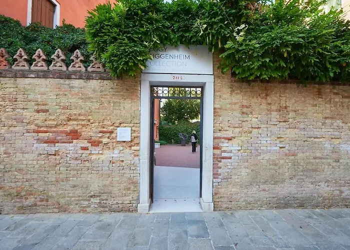 Ca' Del Pittore In Dorsoduro, Elegant Fine Arts District Apartment