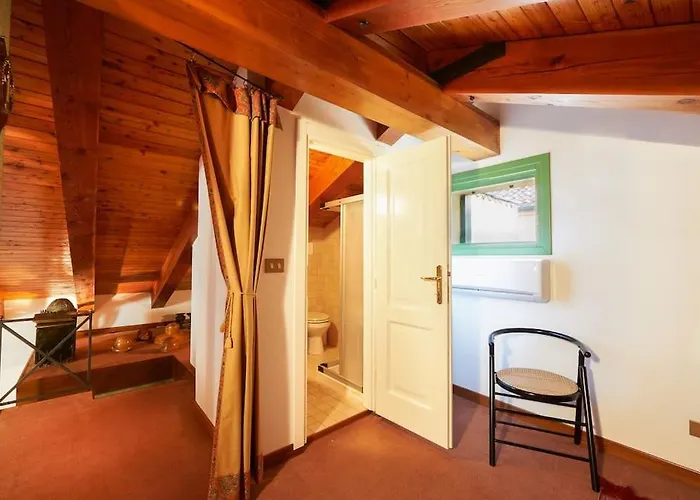 Apartment Ca' Del Pittore In Dorsoduro, Elegant Fine Arts District Venice