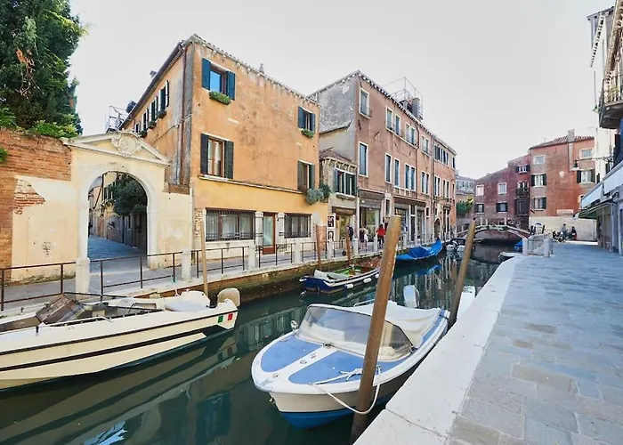 Ca' Del Pittore In Dorsoduro, Elegant Fine Arts District *