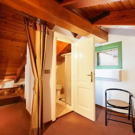 Apartmán Ca' Del Pittore In Dorsoduro, Elegant Fine Arts District Benátky