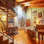 Apartamento Ca' Del Pittore In Dorsoduro, Elegant Fine Arts District *